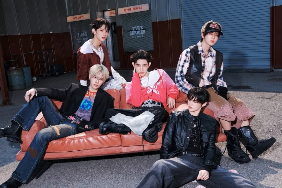 AND2BLE Log 4th-Highest First-Week Sales for a K-pop Debut on Hanteo