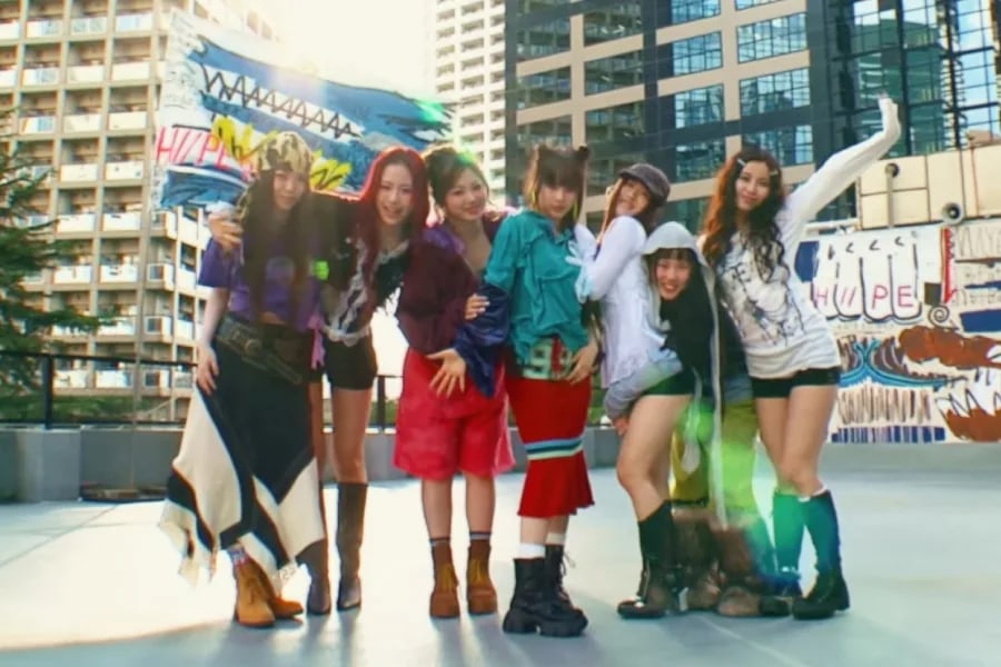 H//PE Princess debut with emotional “One day” MV and mini album “17.7”