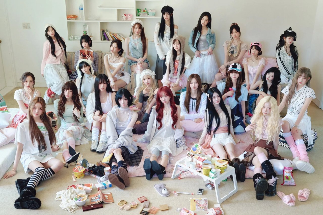 tripleS set new first-week sales record with “LOVE & POP” pt.1