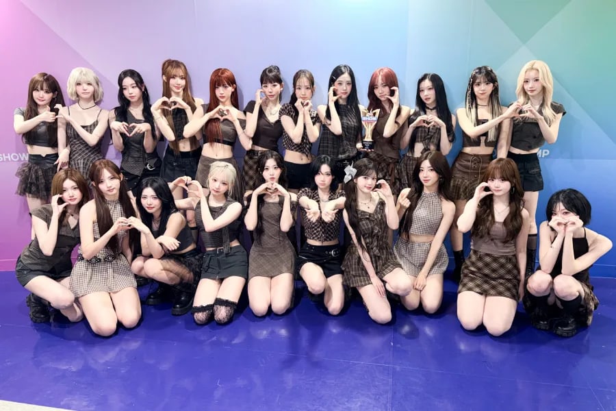 tripleS earn first music show win with “Baby Flower” on Show Champion