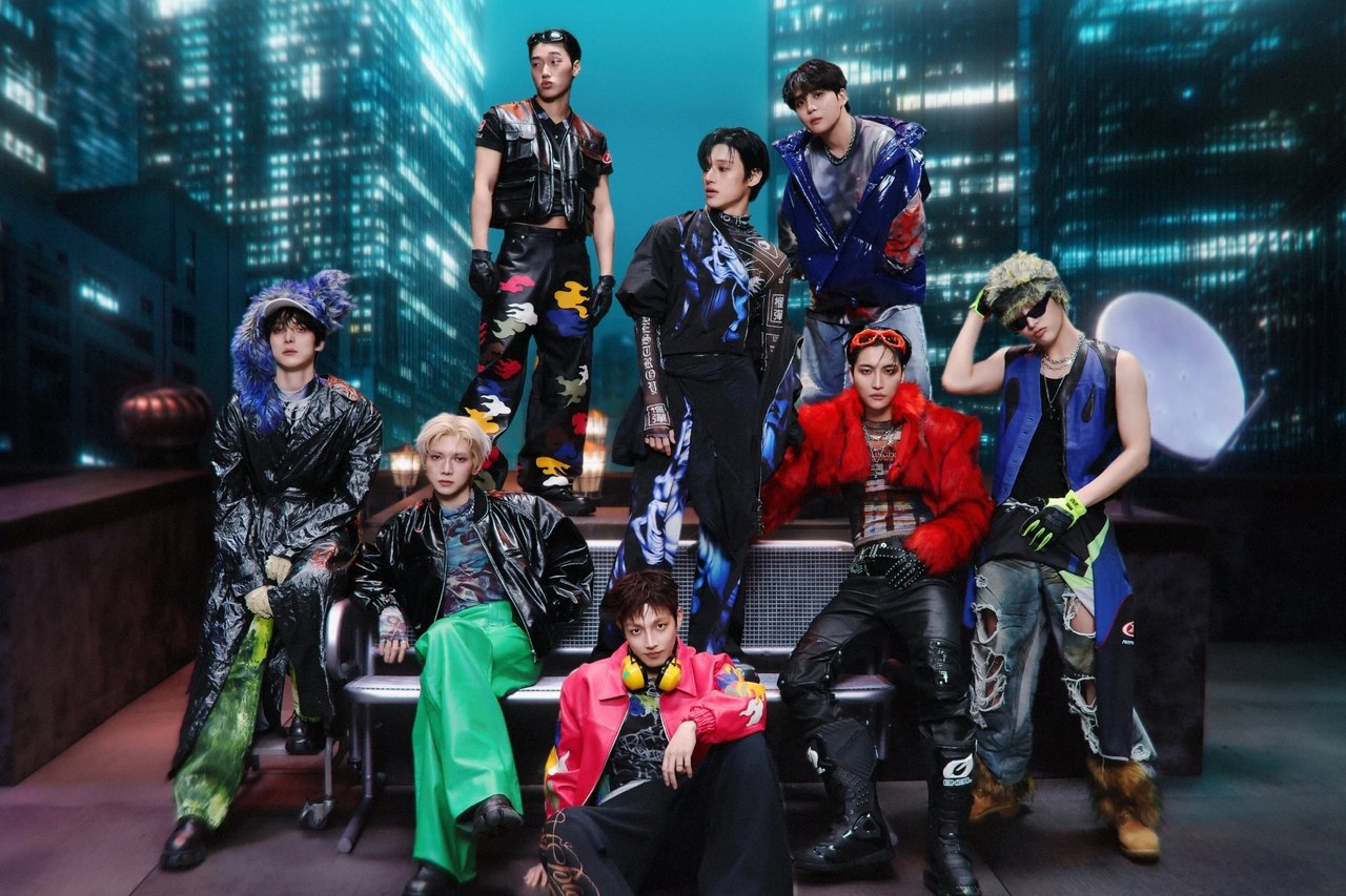 ATEEZ set US TV performance of new single 'BAD' on The Kelly Clarkson Show