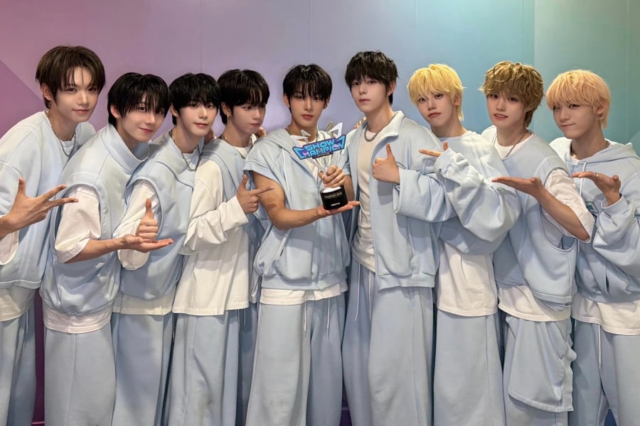 AHOF earn first music show win with “RUN TO YOU” on Show Champion