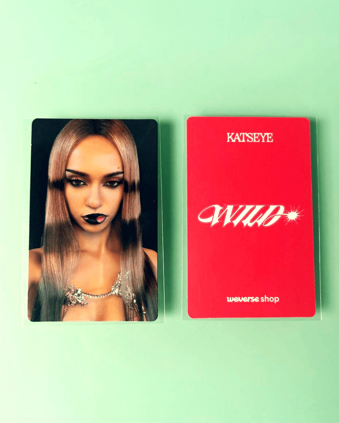 Daniela - WILD Weverse Photocard RED