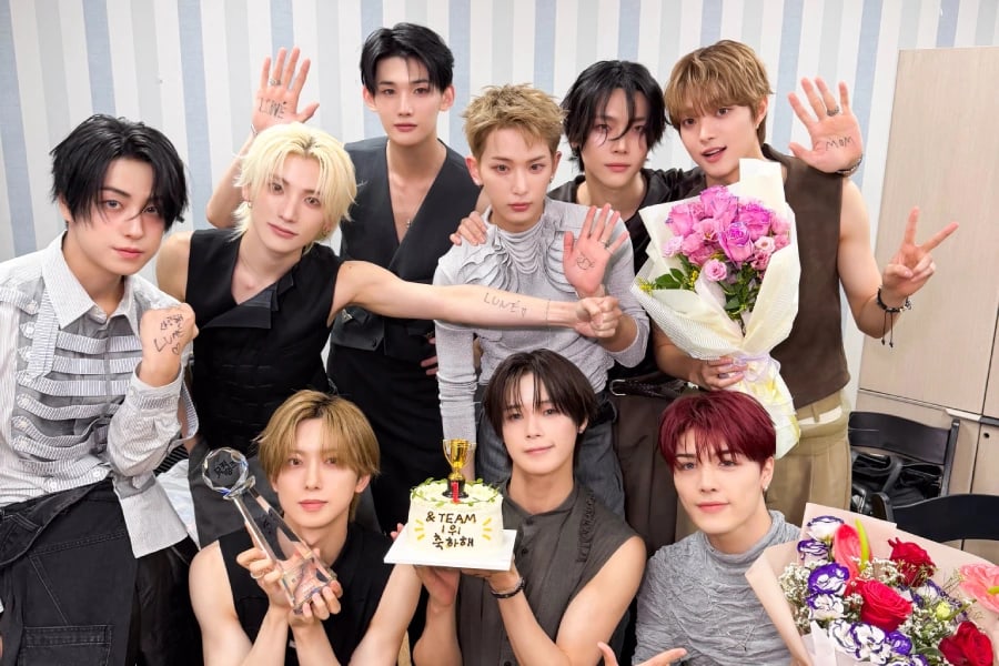 &TEAM earn first music show win with “Mark on Me”