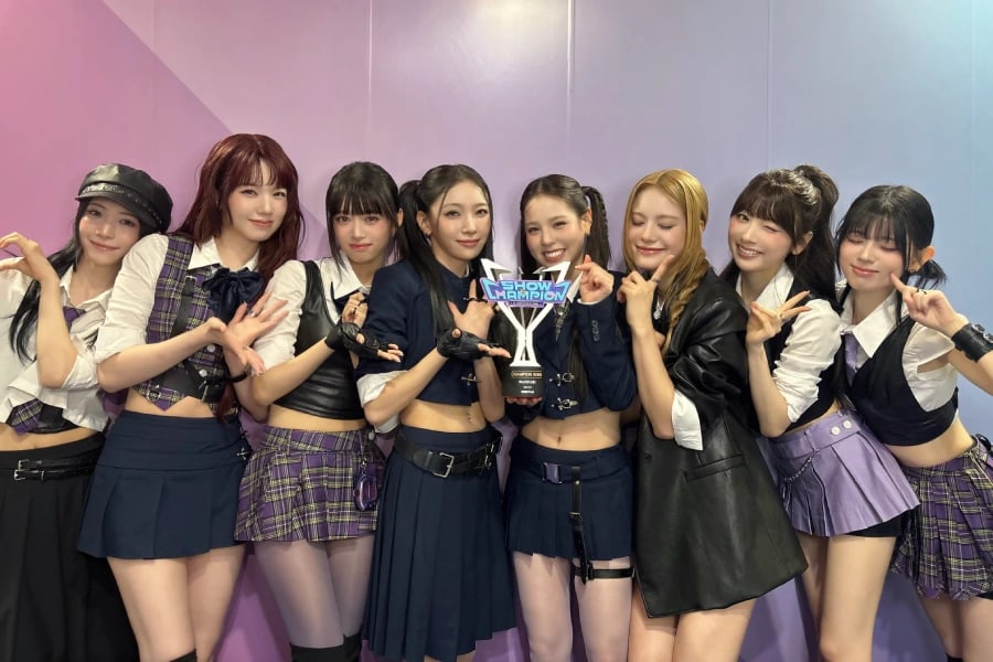 NiziU earn first music-show win for “Sour Grapes”